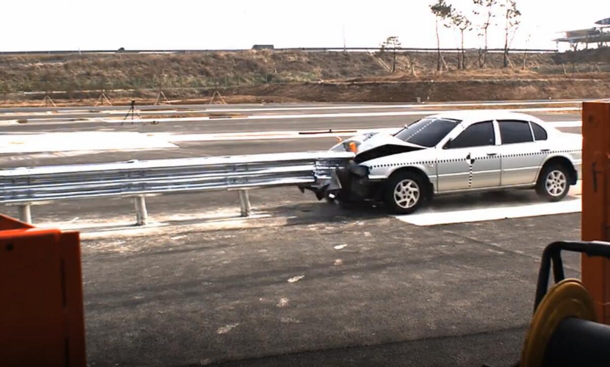 Guardrail impact test